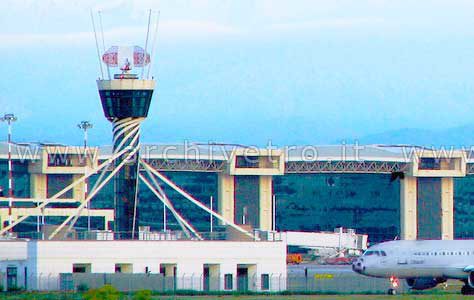 Torre con facciata continua