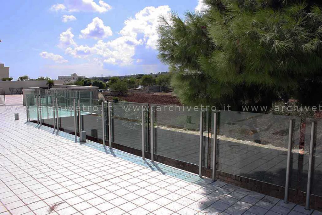 Parapetti con montante inox