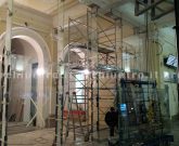 Vetro strutturale in facciata con travi di vetro
