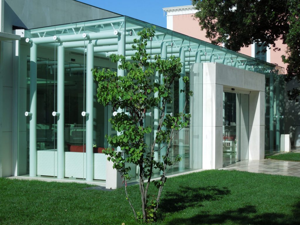 Copertura in vetro con portale