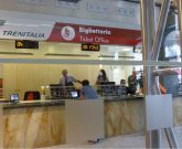 facciata in vetro a fissaggio puntuale con travi reticolari