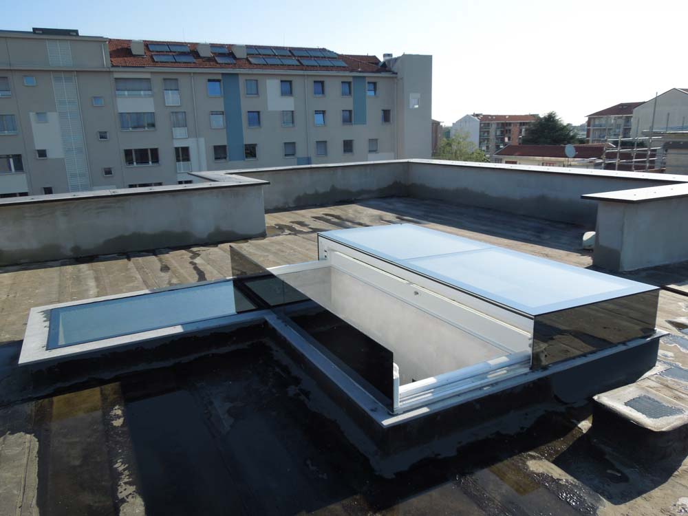 Lucernario Variglass “Basso Mono Anta” con pavimento in vetro