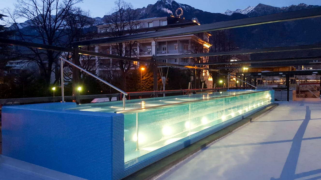 Vetri per piscine fissati a incasso